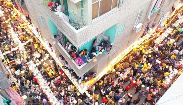 173-131202-ramadan-iftar-almataria-egypt_700x400 إفطار المطرية.. ملحمة تكافل اجتماعي تجمع الآلاف في أجواء رمضانية مميزة